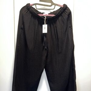 Brand New Aritzia Little Moon AirPlush Cotton™ Sail Pant size M